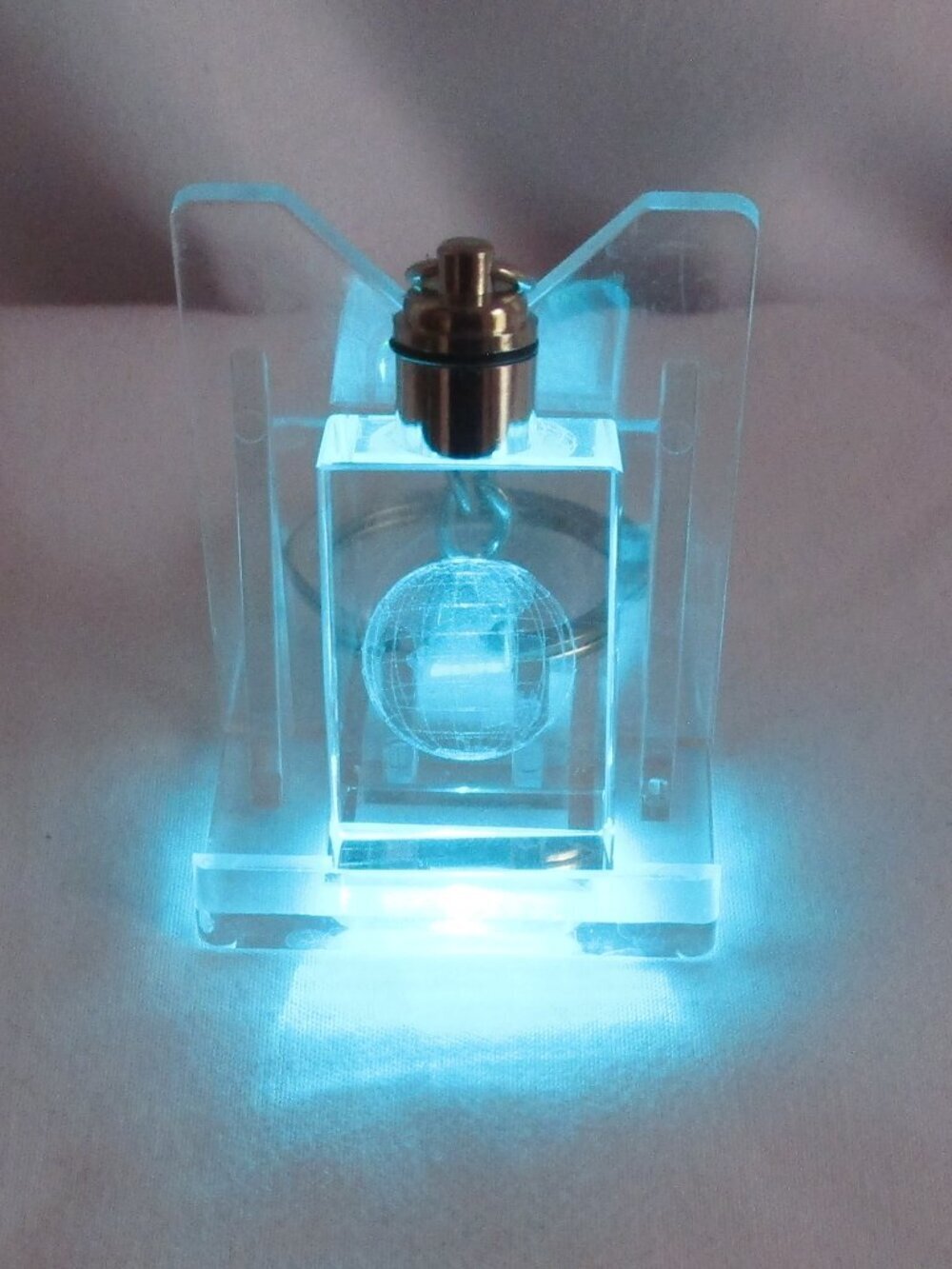 Earth Crystal Keychains with LED Light Display with Box - Picture 4 of 7